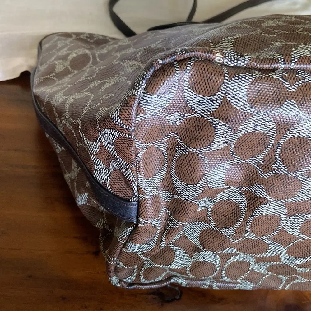 Coach shoulder bag with inside mini bag matching